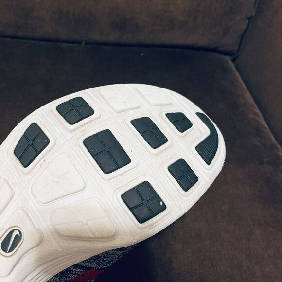 Nike Nike Lunar Flyknit Chukka 554969-001 Wolf Grey Red Size 9.5 US 43 EUR 8.5 - Picture 11 of 13